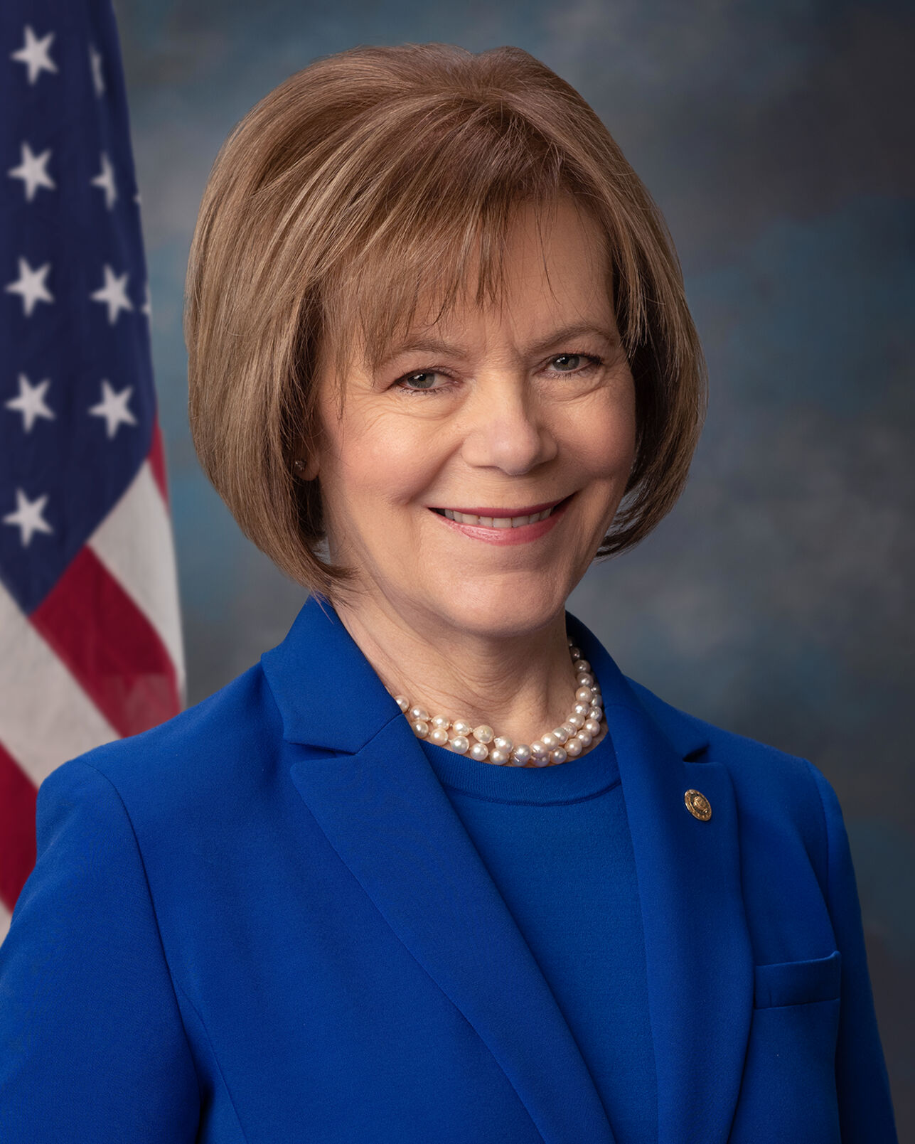 Sen. Tina Smith official portrait